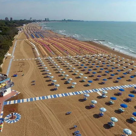 Semi-detached House In Lignano Pineta Villa